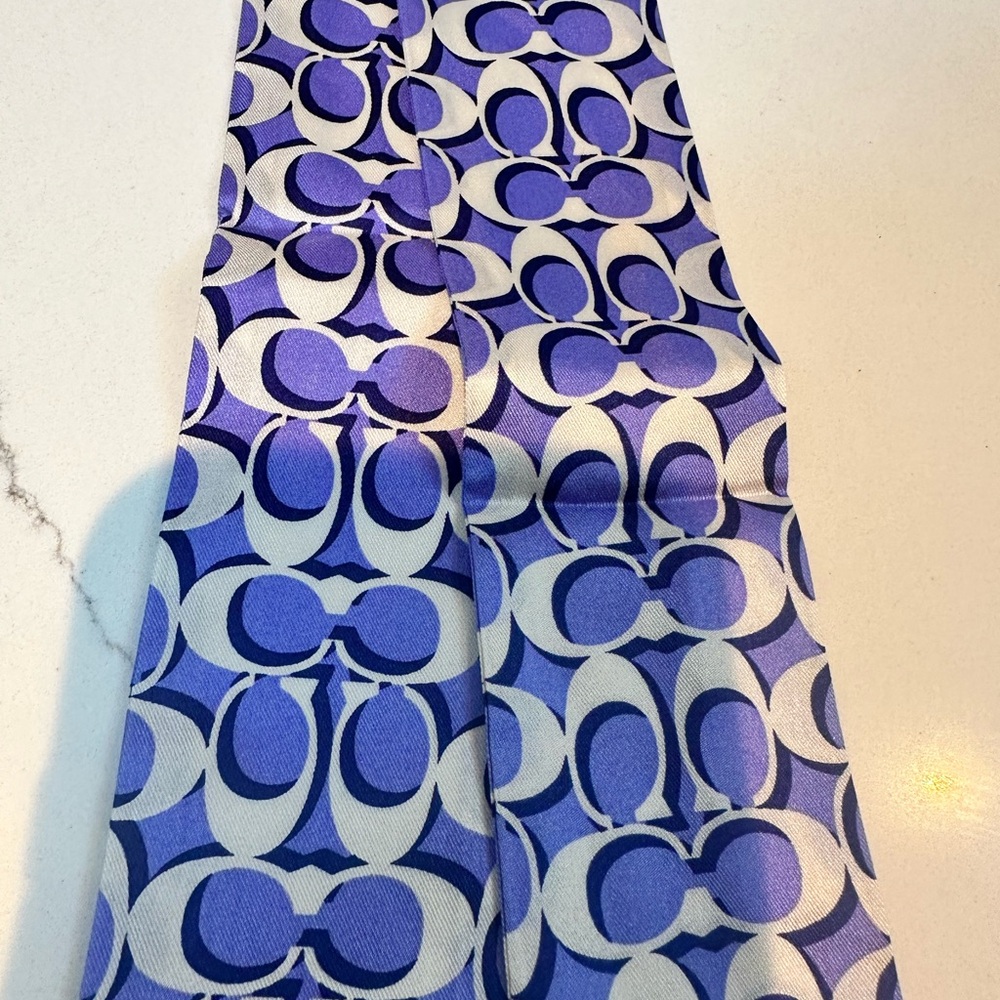 Coach NWT Skinny bag or hair scarf Pattern Silk Tie Scarf - Picture 3 of 4